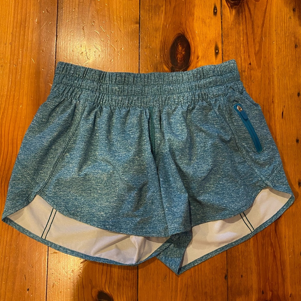 Euc Lululemon Tracker V shorts. Size 8. 4in